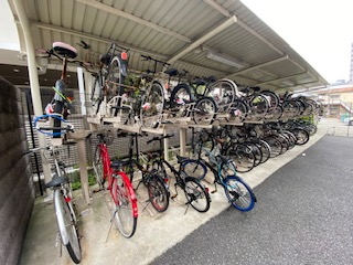 自転車駐輪場