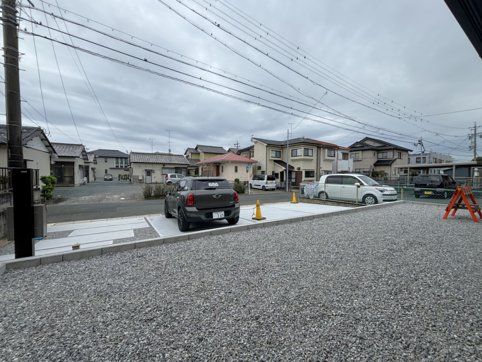 砂利敷きの広~いお庭で何して遊ぶ？