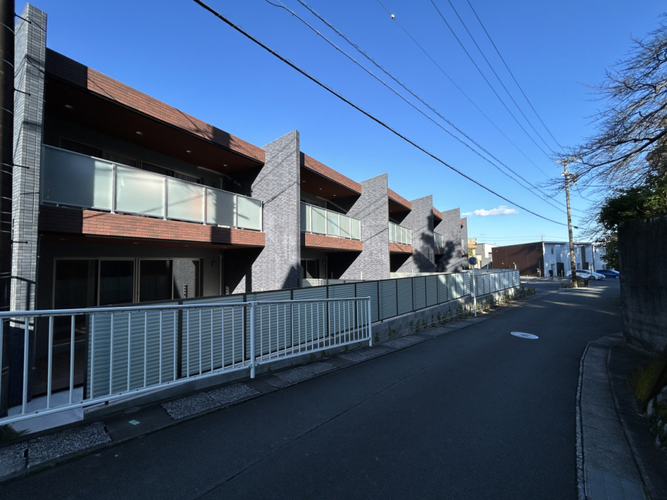 生活道路なので車通りはほぼないです。