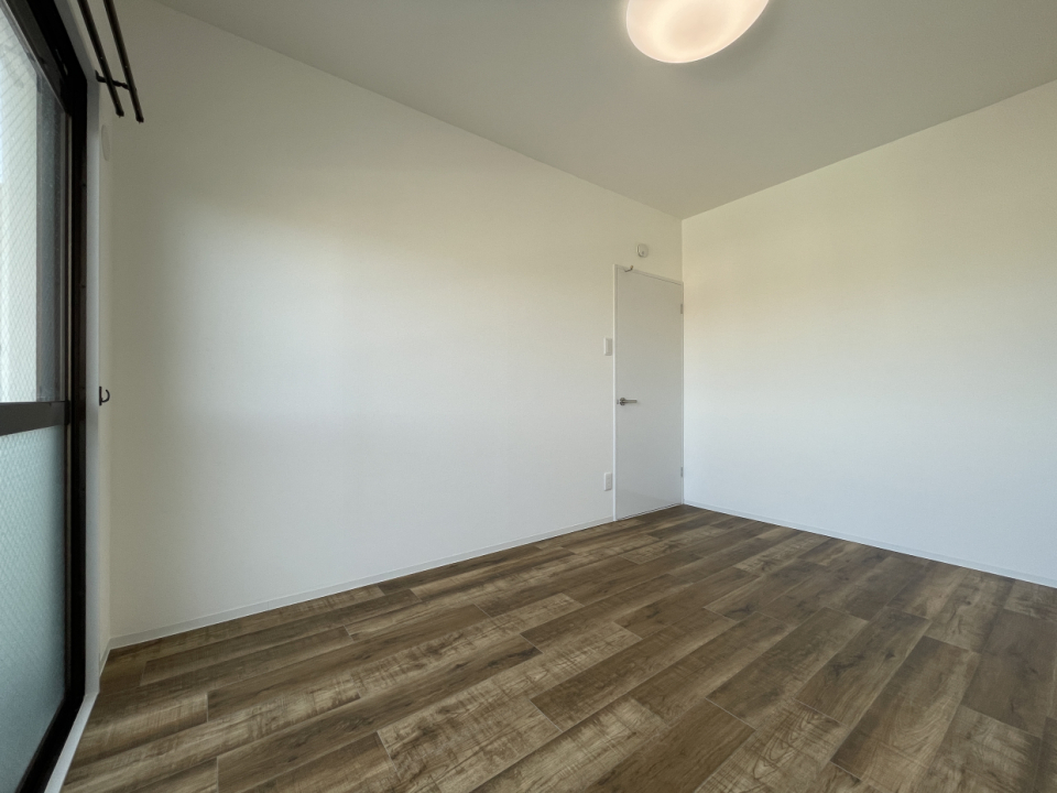 庭に調和を与えるお部屋に仕上がっております