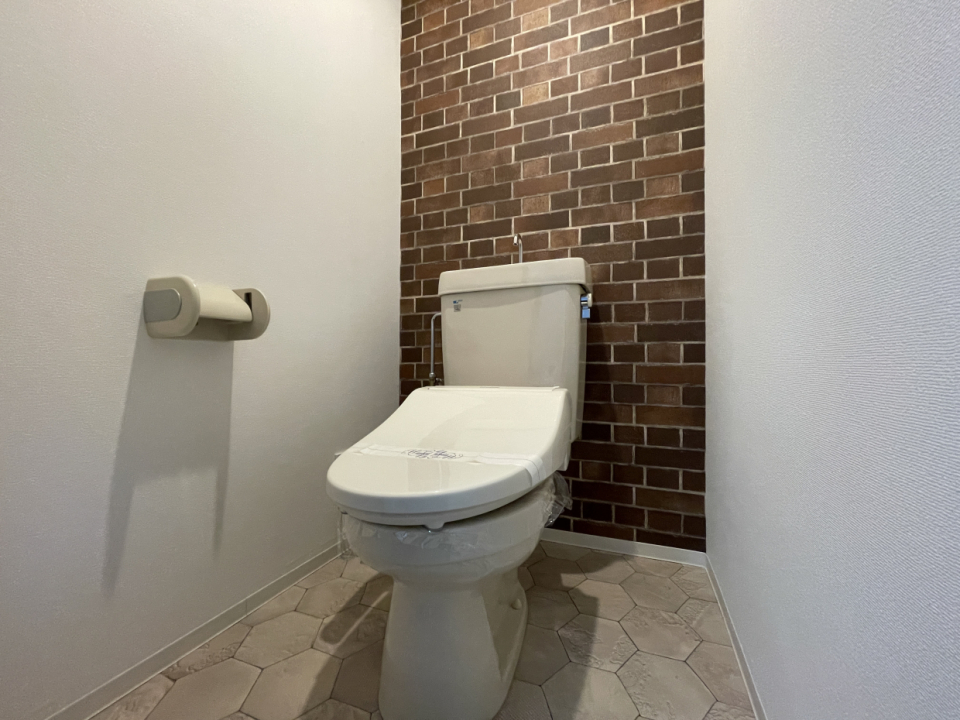 トイレにもブラウンブリック