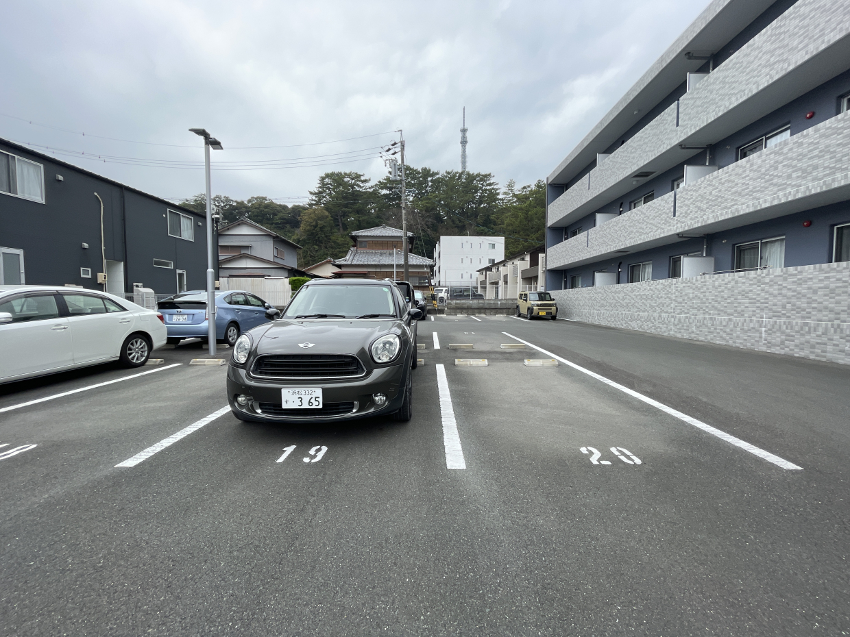 駐車場は2台込み。