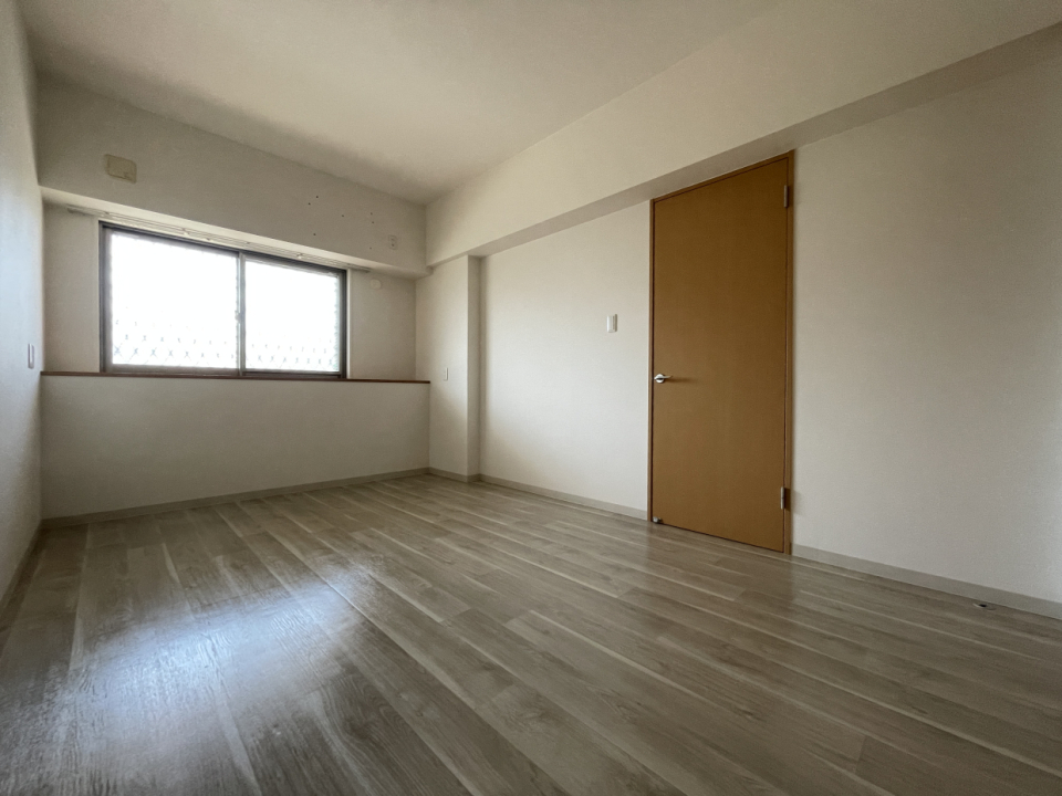 3部屋ある洋室のうちここが一番広いお部屋です
