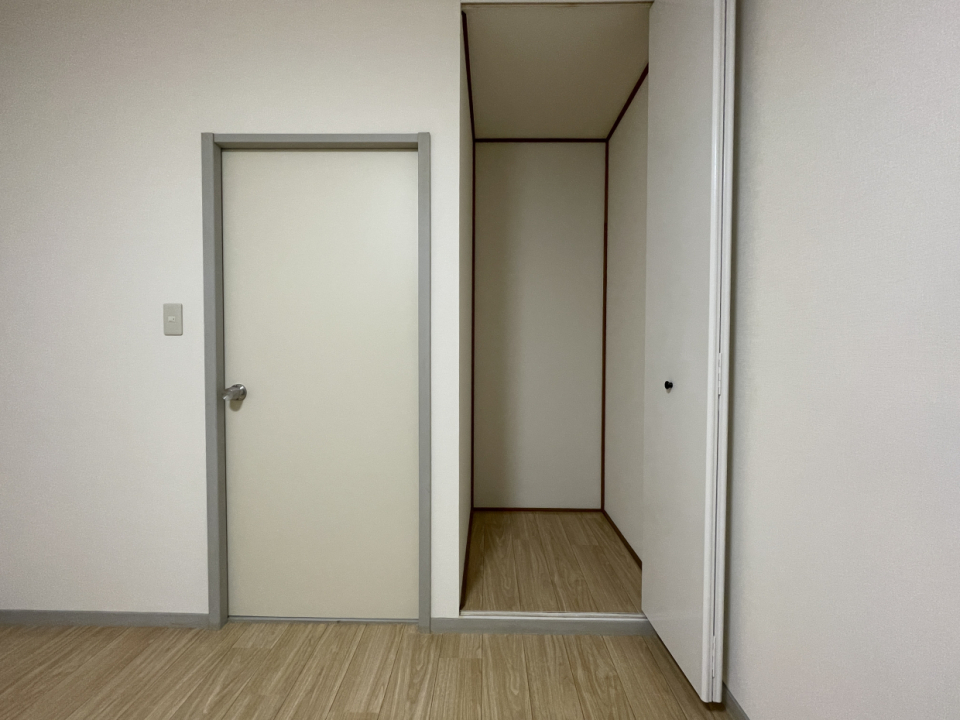 天井高の収納スペース