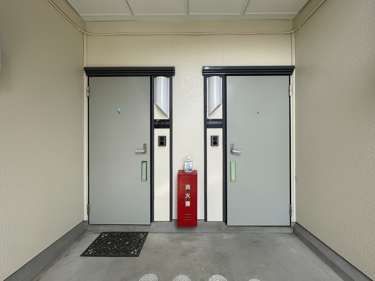 左側が102号室