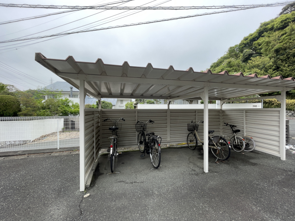 屋根付きの駐輪場