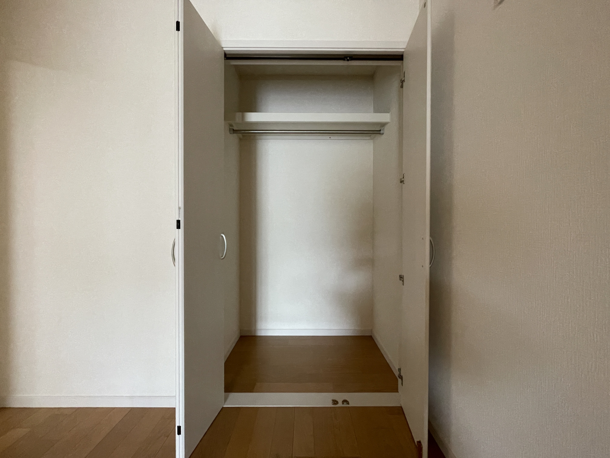 収納はこの洋室に一か所のみです。