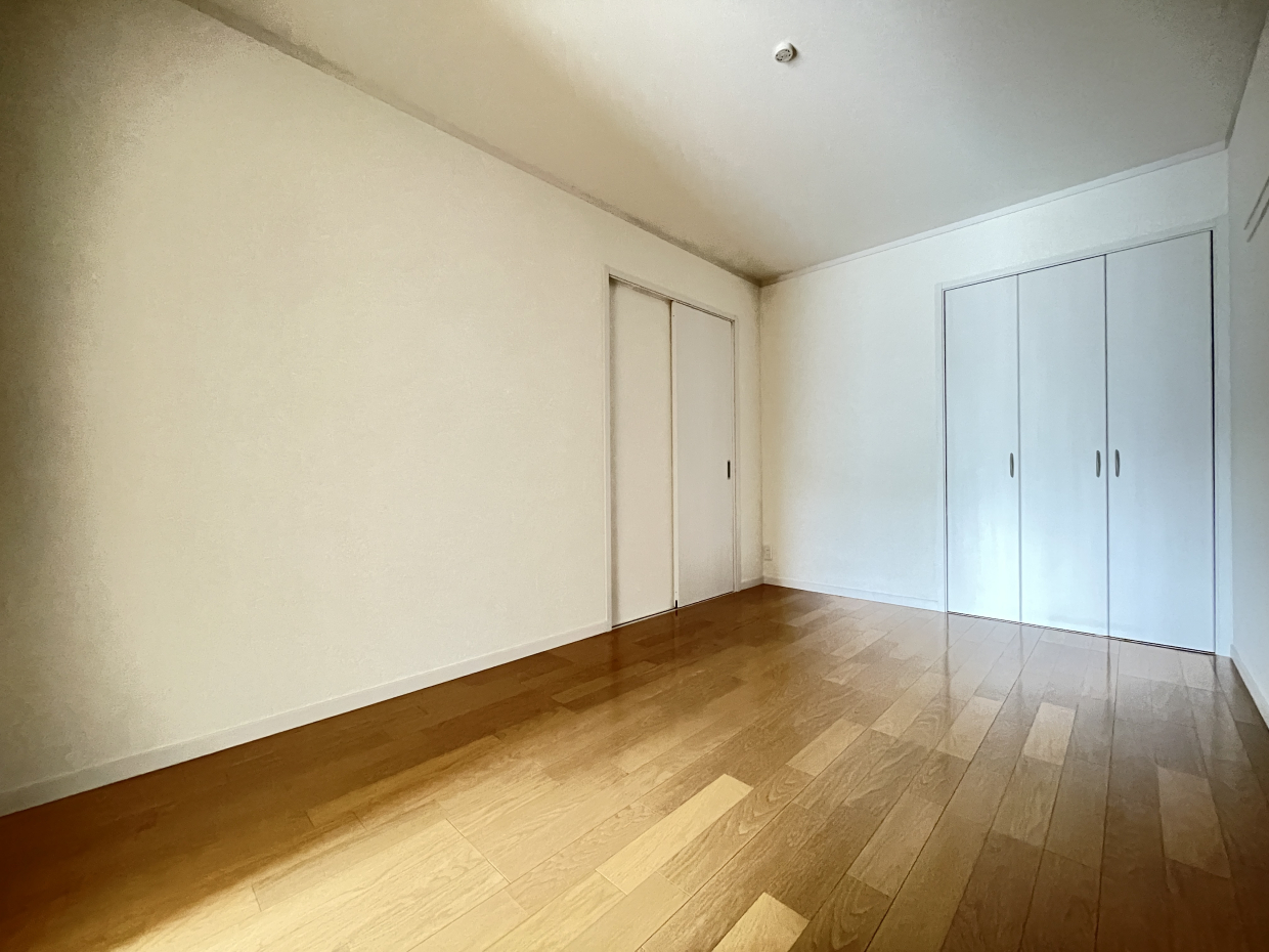 洋室は5.7帖。