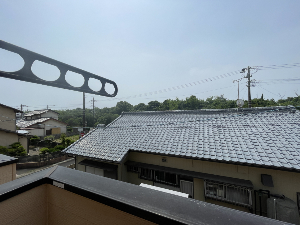 バルコニーから見える防風林のすぐ向こうが海です！