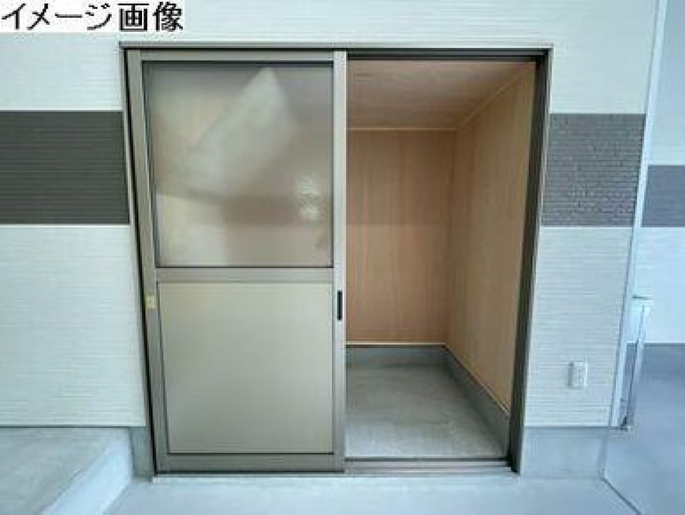 ガレージ　出入口