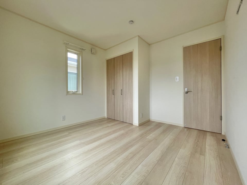 このお部屋にもクローゼットが1つあります