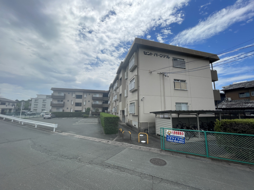 鉄筋コンクリート造3階建