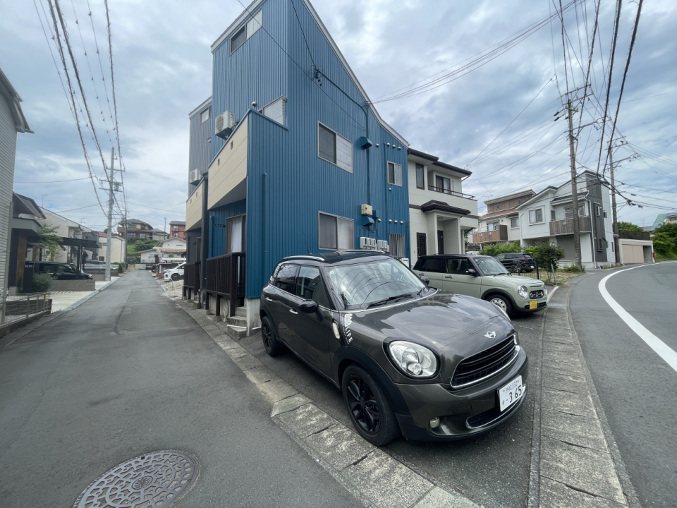 車通りは多くないので駐車しやすい