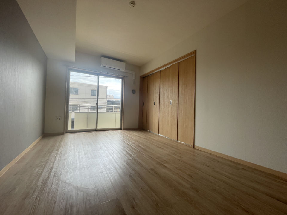 優しい色味のリビングは住む人の心を和ませてくれそう