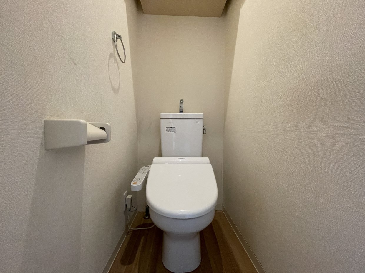 トイレはウォシュレット付き