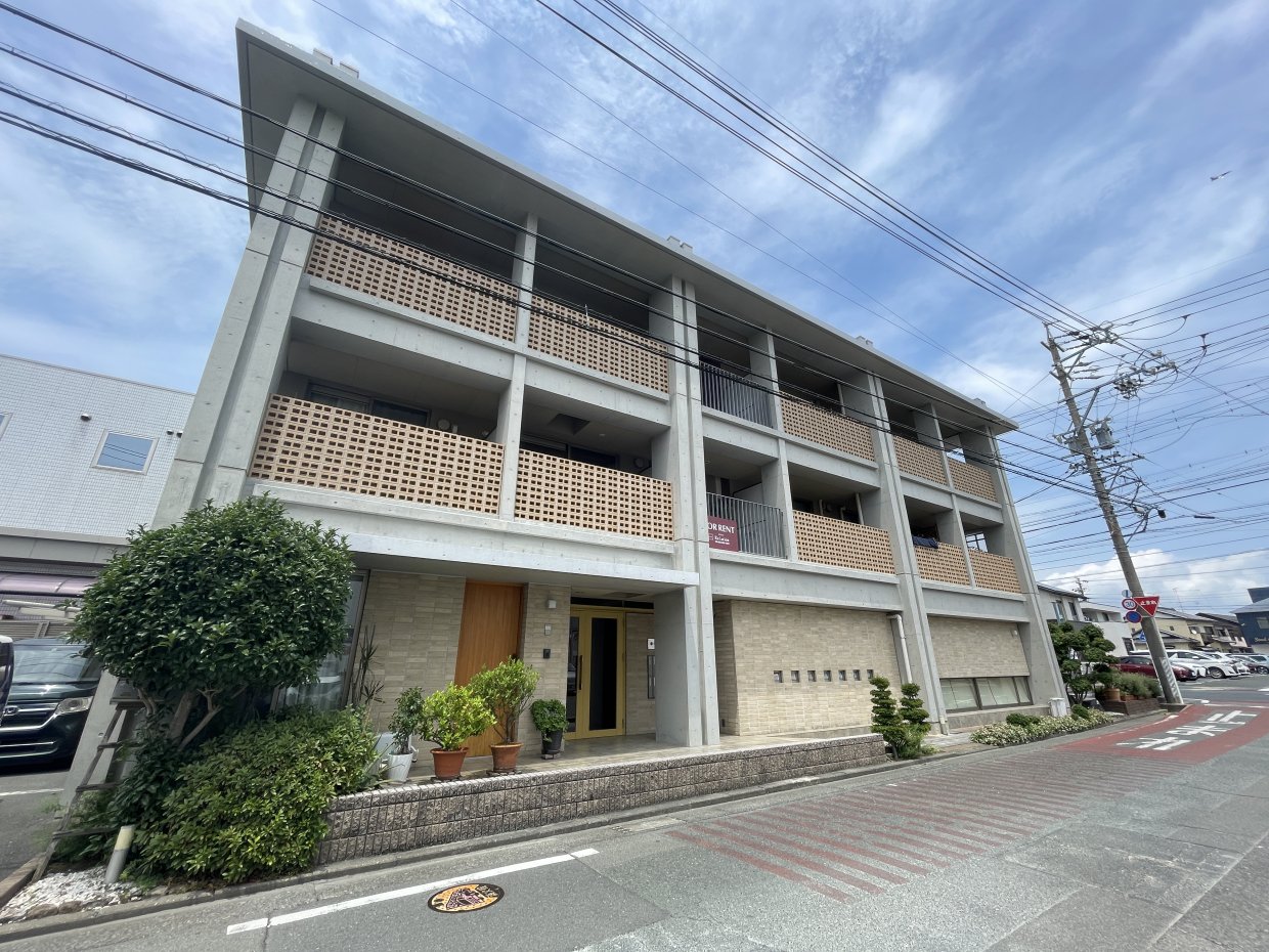 ちょっぴりアジアンテイストな外観