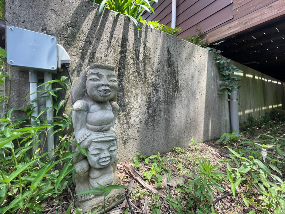 おおお、これはバリにありそうな置物