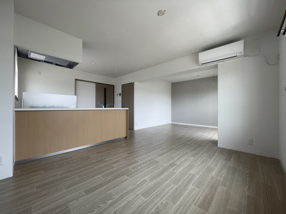 オレンジ系ベージュのキッチンはお部屋によくなじむ