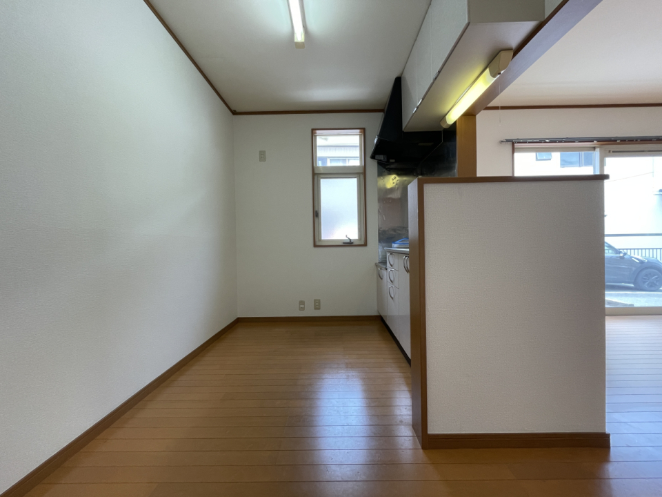 キッチン背面もスペースゆったり確保されています