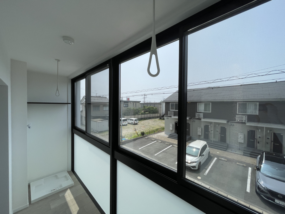 洗濯機置き場に加え、室内物干しもばっちり完備