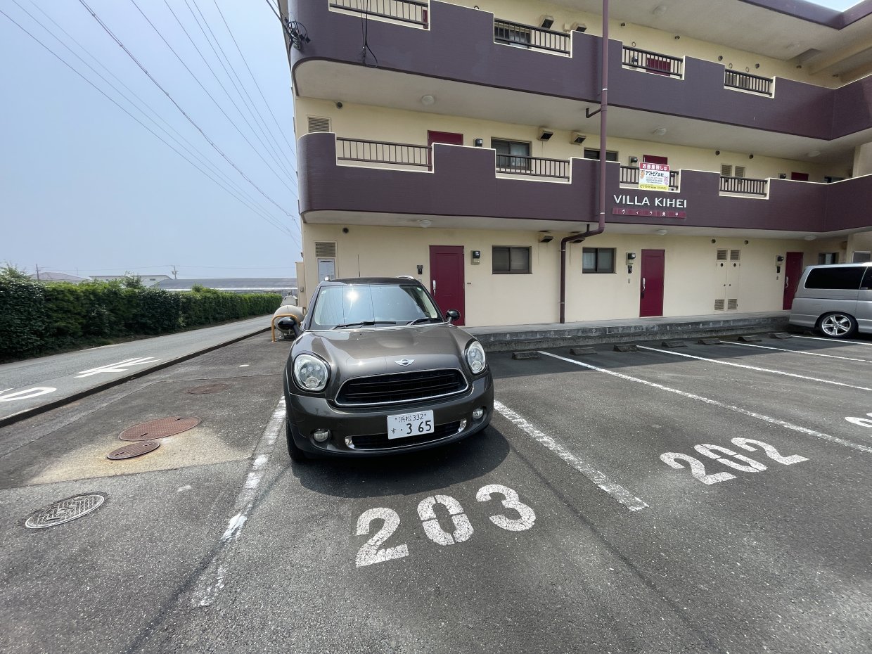 駐車スペースは1番端
