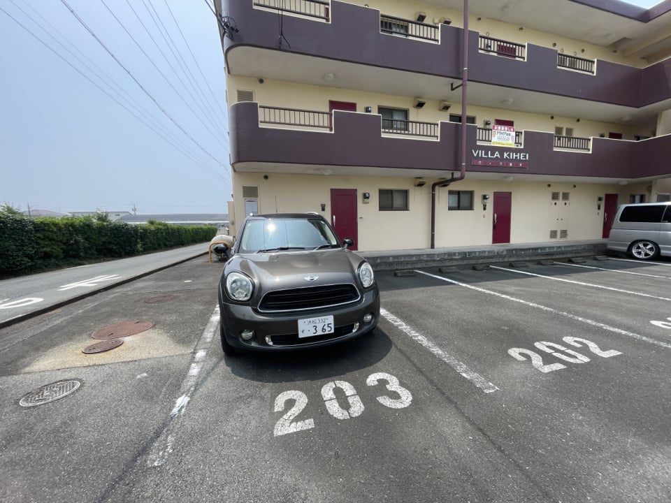 駐車スペースは1番端