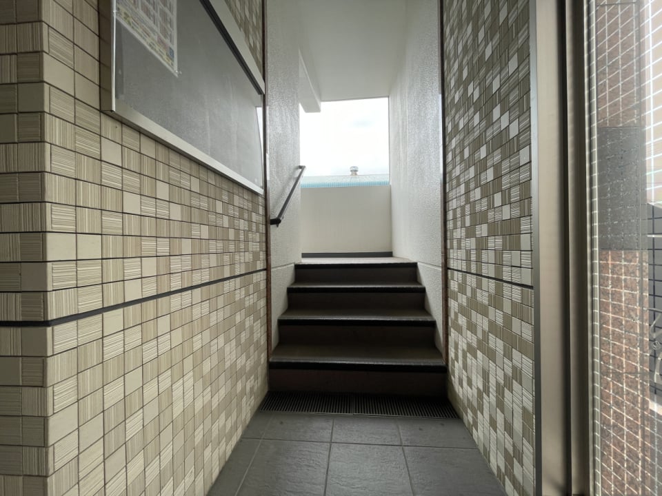 1階と言いながらも、少し階段を上ります
