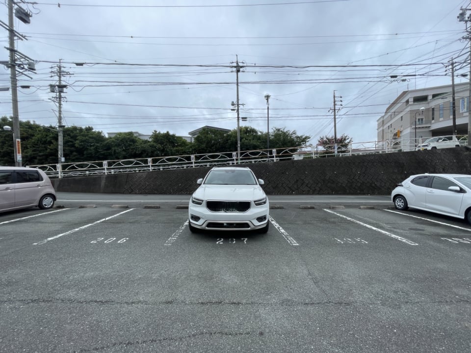 駐車スペースはゆったり