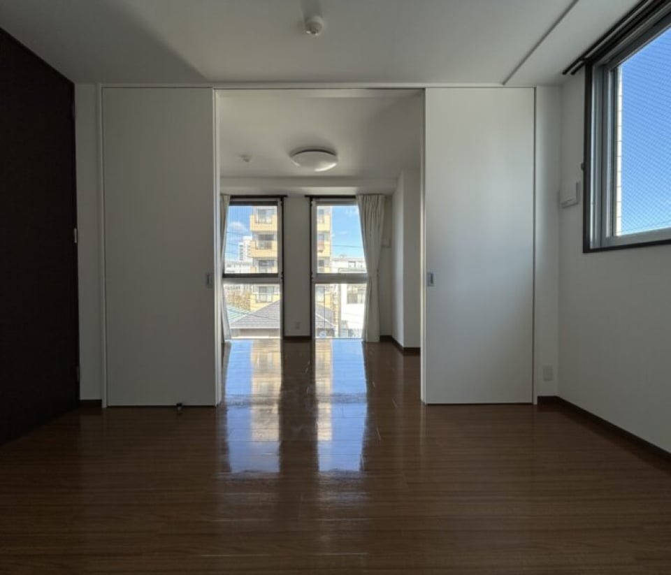 東側の2部屋は扉を開けるとひと続きにできます