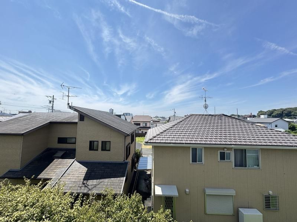 最上階3階、青空が広がる