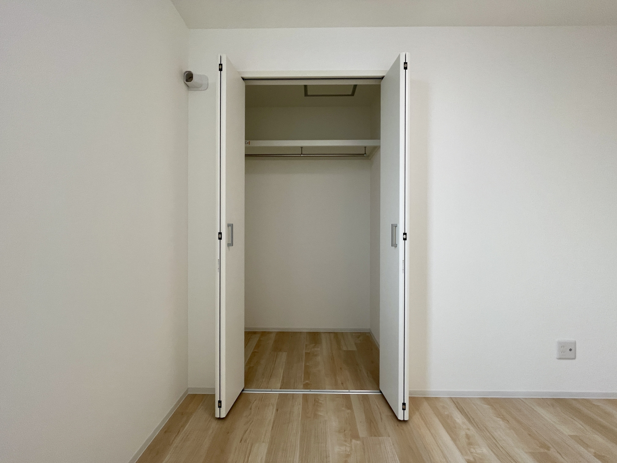 3つの洋室のうち一番狭いお部屋ですが、その分クローゼットが大きめ