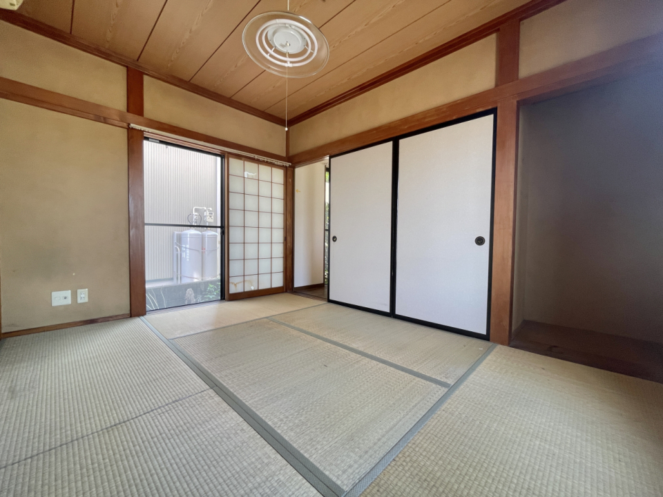 床の間と物入があります