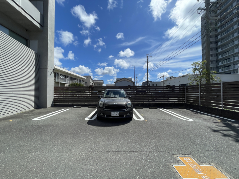 駐車場も有料で契約可能です
