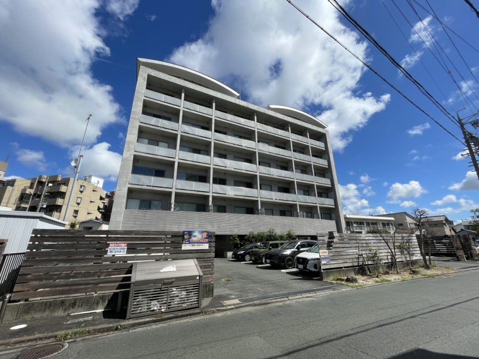 浜松駅まで徒歩13分の好立地マンションです
