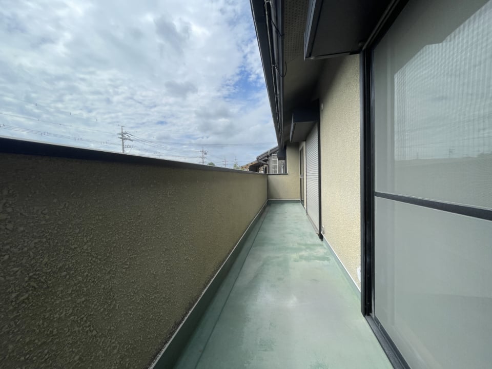 バルコニーは南面に広がっているので洗濯物もよく乾きそう