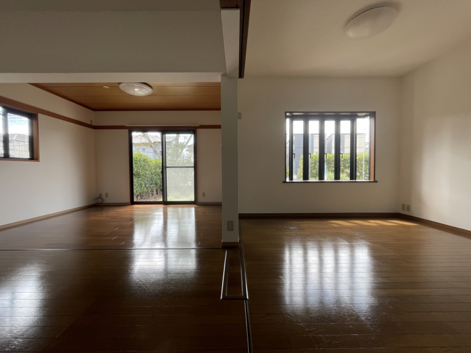 間取りとは少し異なりますが、DK続きの和室はフローリングになっています