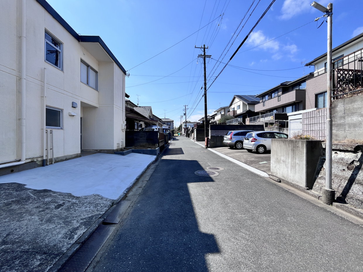 前面道路は5mの幅員です