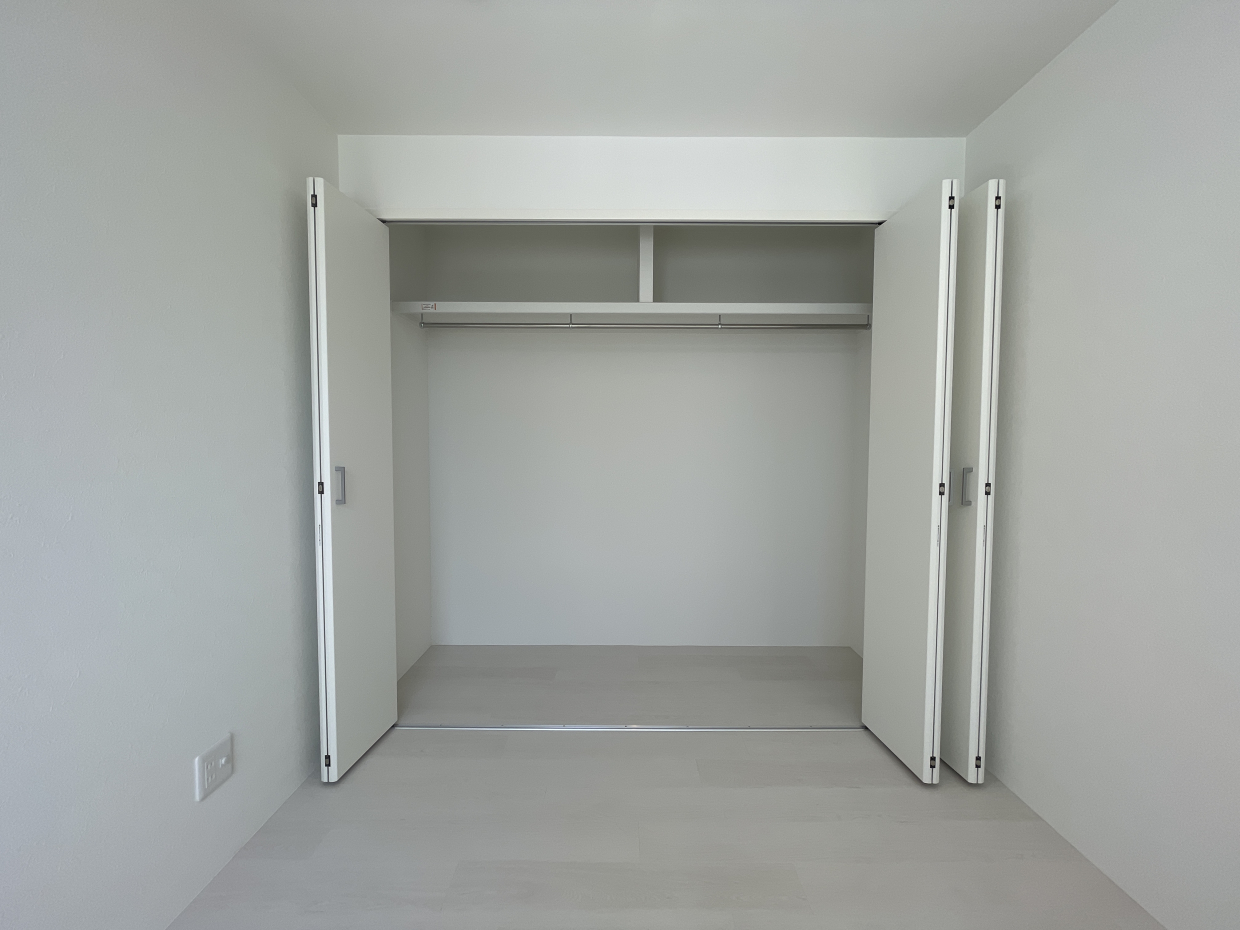 お部屋は狭めですが代わりに収納はこのお部屋が一番大容量です