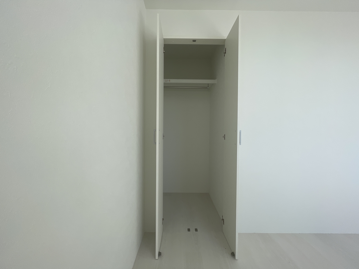 コンパクトですがクローゼット付いてます