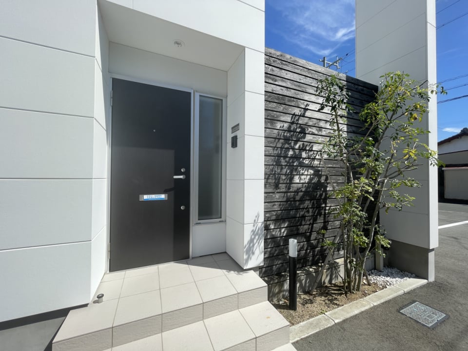 玄関前の植栽がすてき