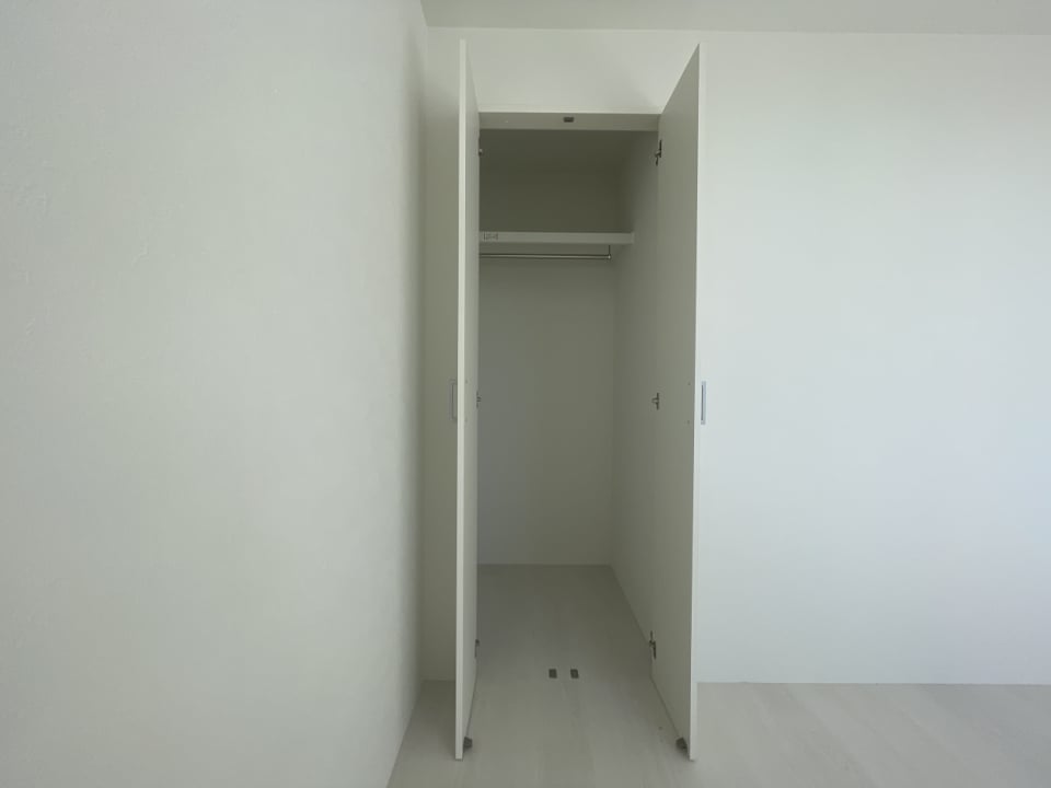 コンパクトですがクローゼット付いてます