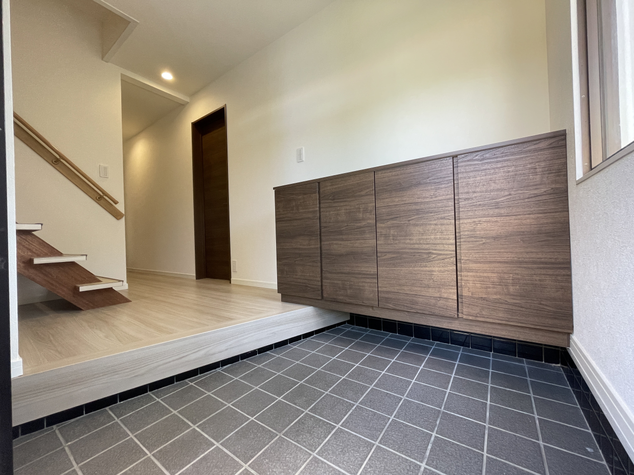 玄関入った瞬間に外観とのギャップに驚くクオリティ。