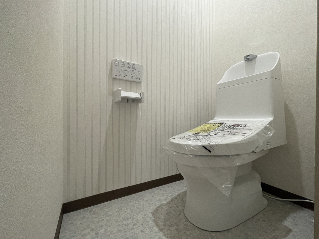 2階のトイレはストライプ