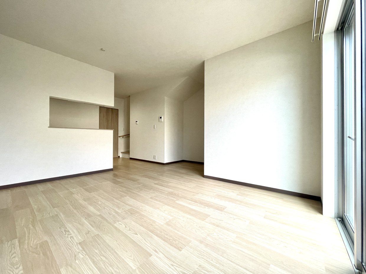 玄関入ってすぐLDKの間取りです