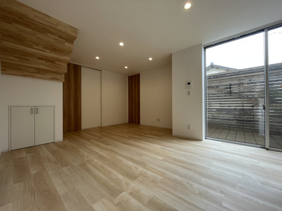 お部屋からウッドデッキが眺められます