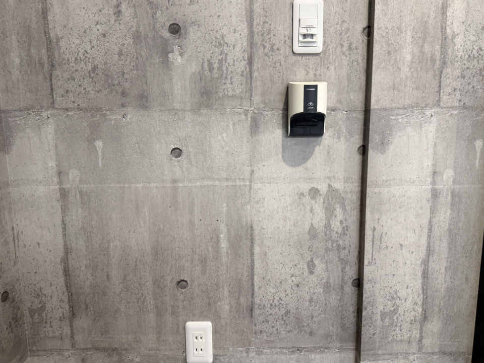 EV充電器や、コンセントが設けられています