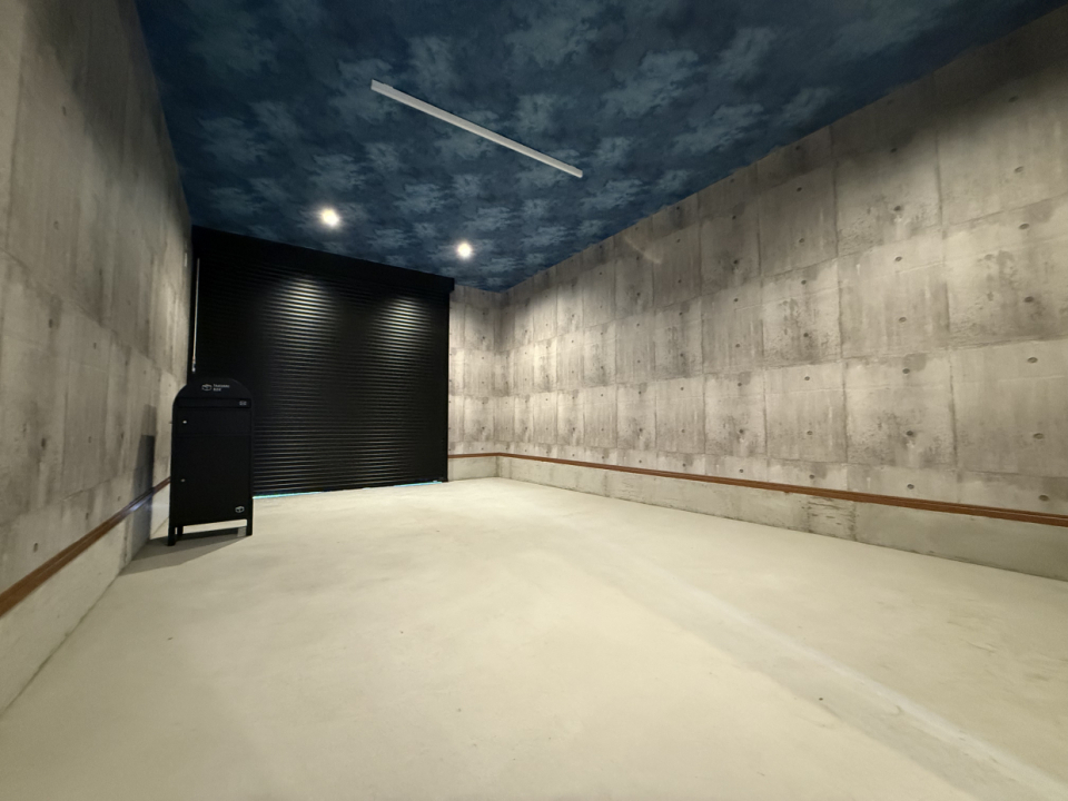 普通の乗用車であれば楽々入ります！