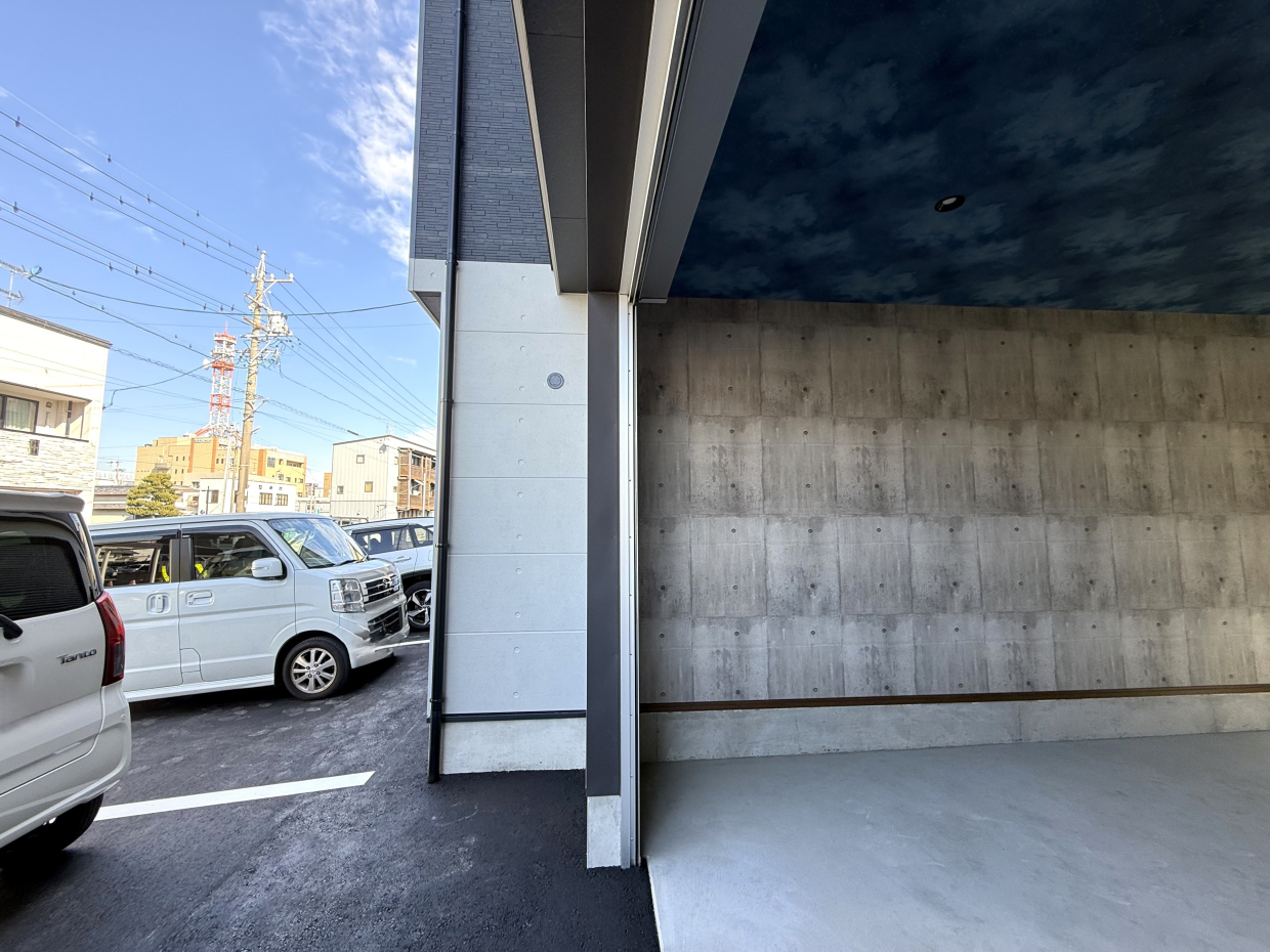 工事中であまり撮れなかったのですが、開口部はこんな感じです