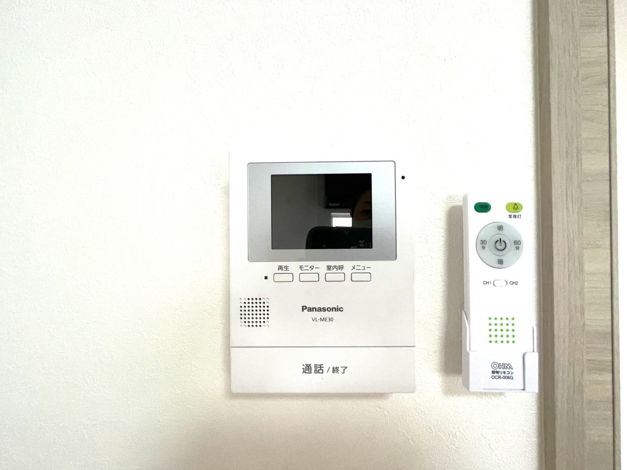 モニター付きインターフォンがついています