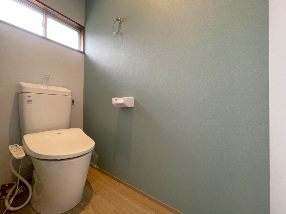 お手洗いはウォシュレット付き